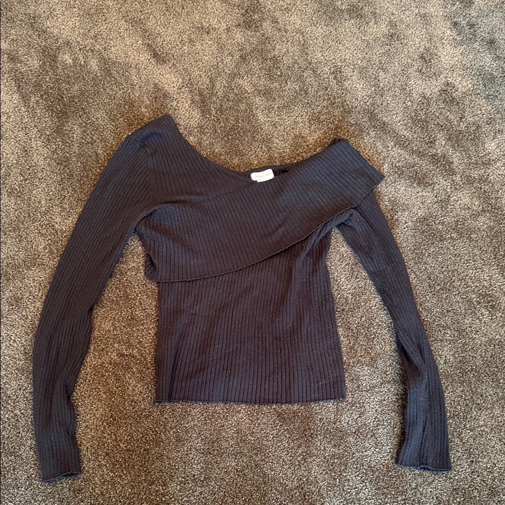 Lovers and Friends Booker Sweater. Off-Shoulder Ribbed Top
